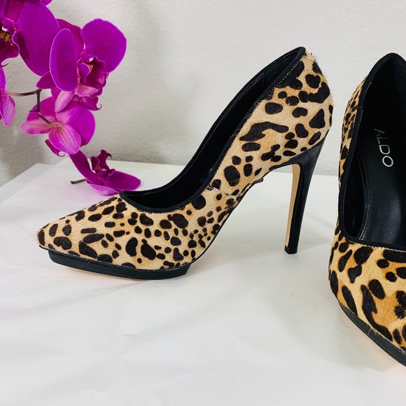NWT pointy toe animal print heels - Picture 3 of 8